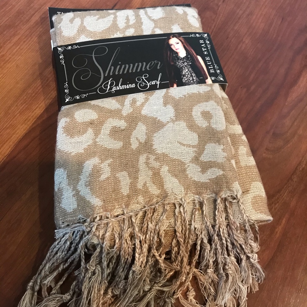 Pashmina scarf shimmer.